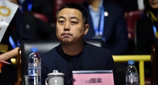 马龙最想对阵刘国梁 马龙不认同自己是历史最伟大球员马龙说：“每个时代都有顶尖选手