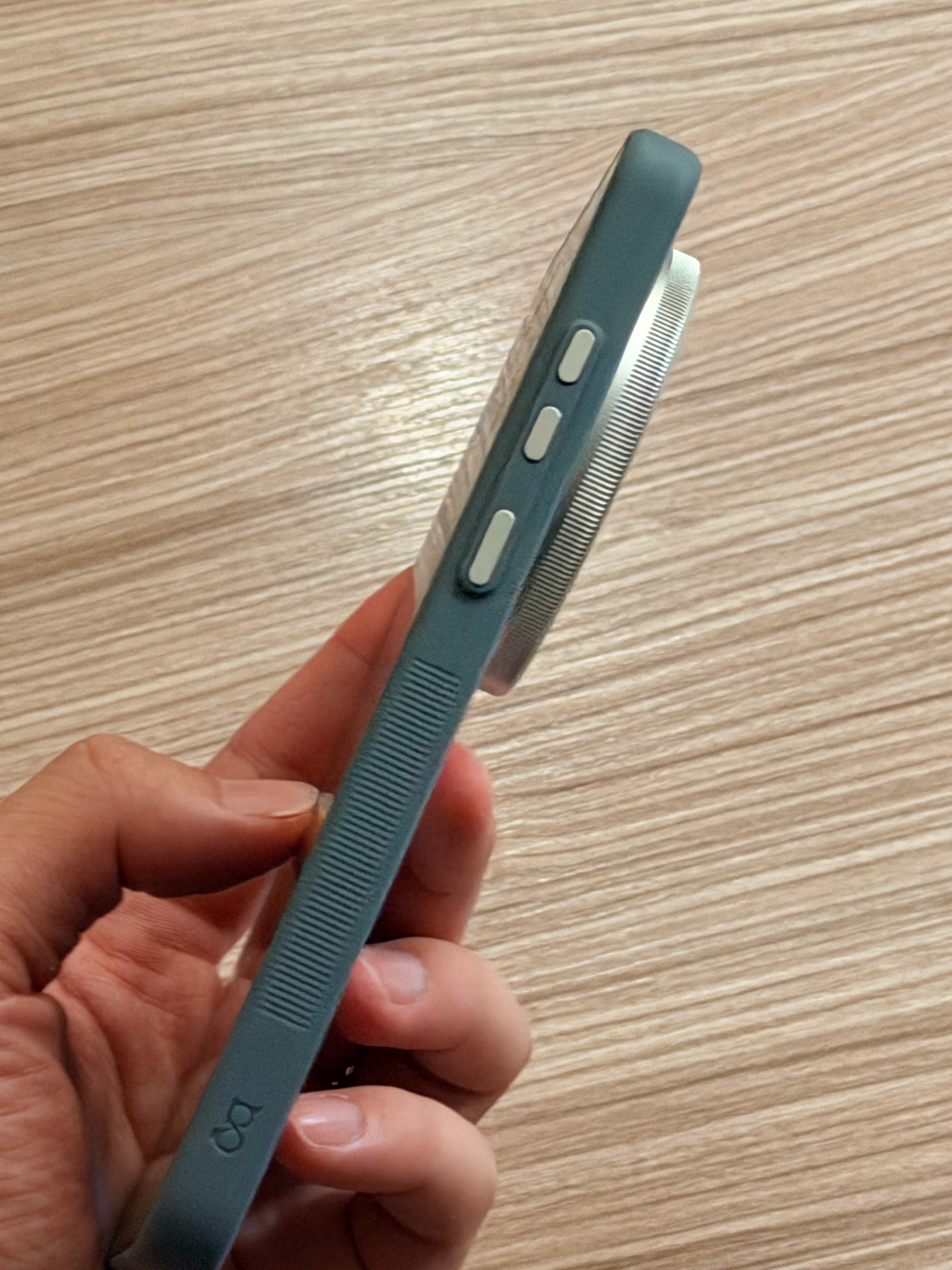 用上的 vivo X300 ultra的德味白巧磁吸壳了，我的实力派x300u终
