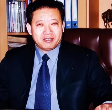 2018年，葵花药业董事长关彦斌与女秘书生下孩子，原配张晓兰得知后，放弃16亿财