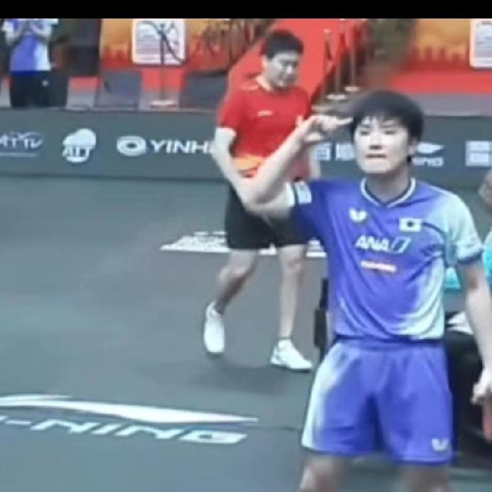 张本智和近来越发张扬烦人，还好这次没让他有“半路开香槟”的机会！中国队在亚锦赛半