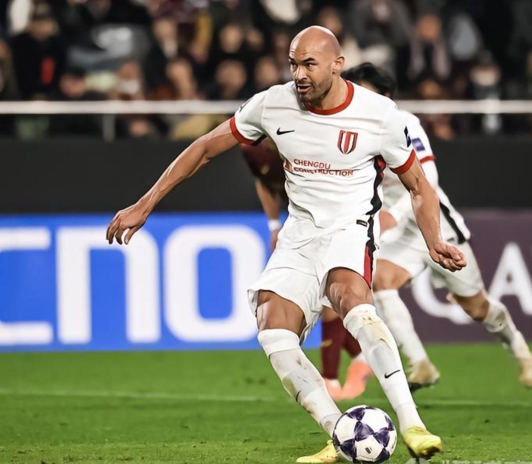 费利佩太猛了，替补出场后，成都蓉城一下子进攻格局就打开了！

与上半场费利佩不在