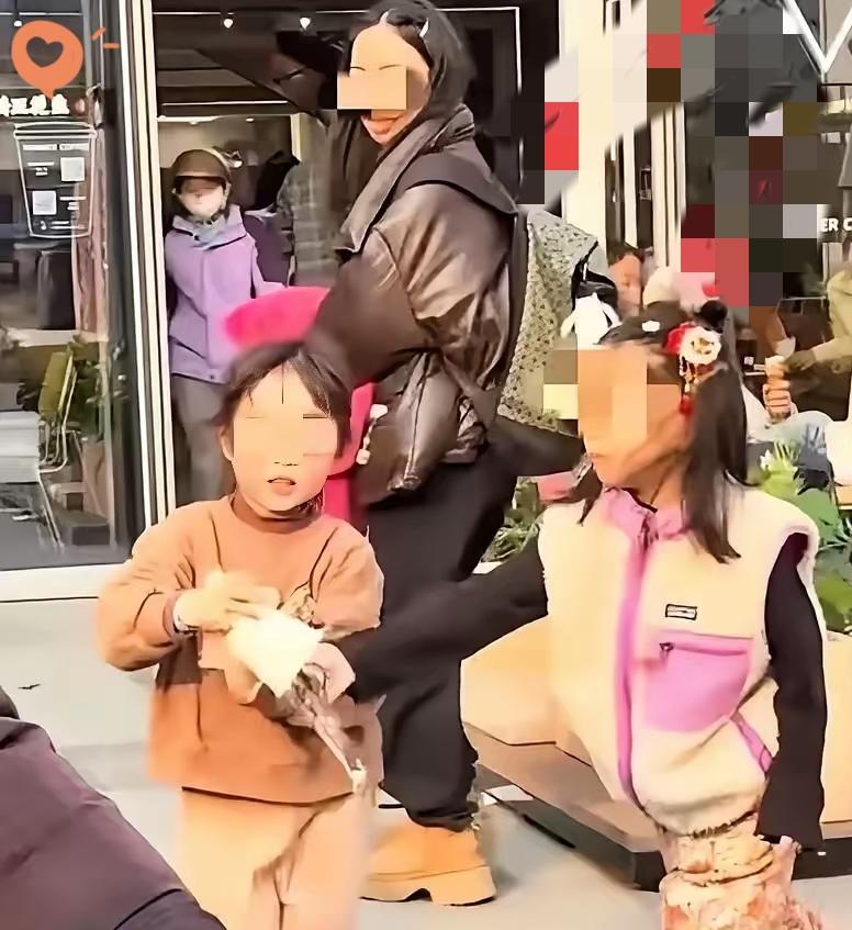 浙江女孩被打翻水杯的后续，
戳穿了最扎心的家庭教育真相！

小女孩鼓足勇气第一次