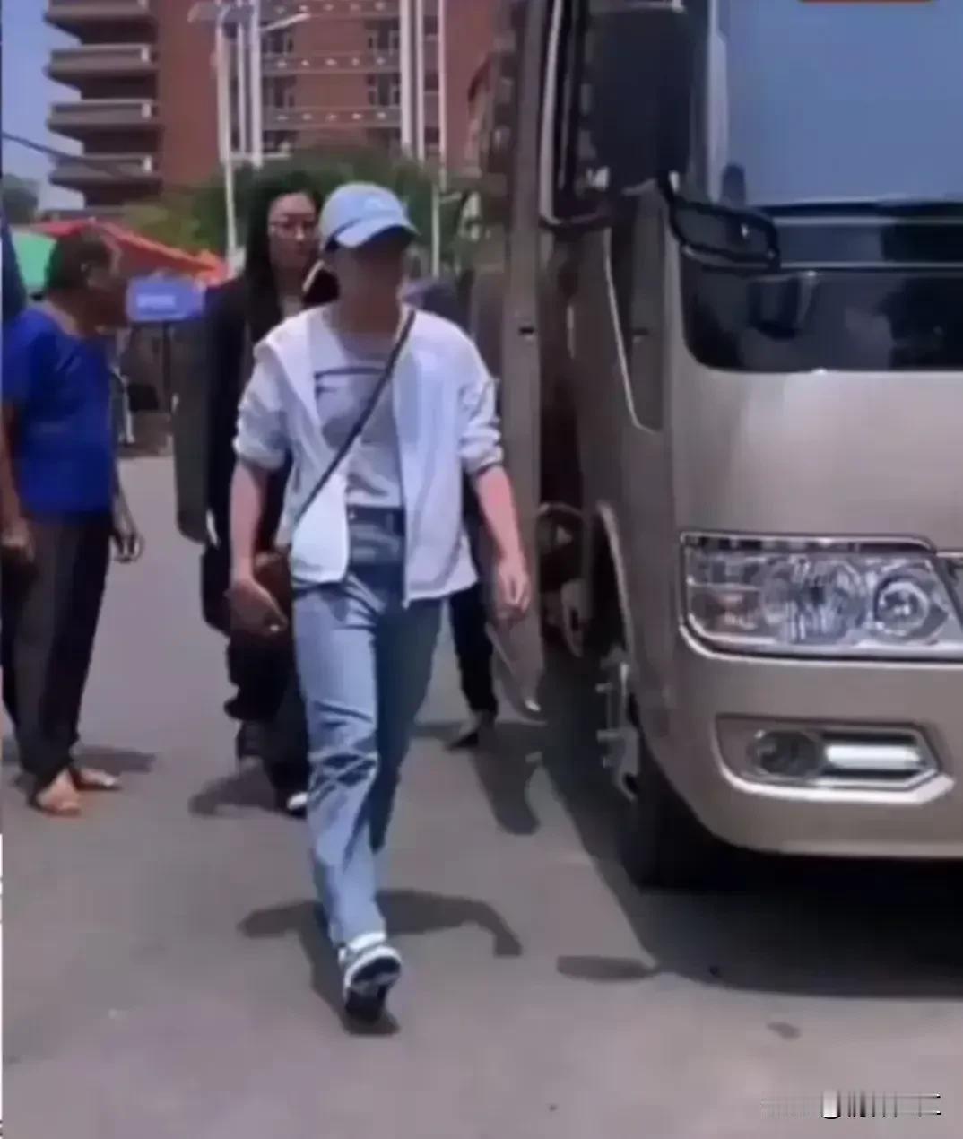 中秋节小长假，欢迎全国各地的游客到全红婵的家乡湛江市，美丽的海滨城市湛江欢迎你！