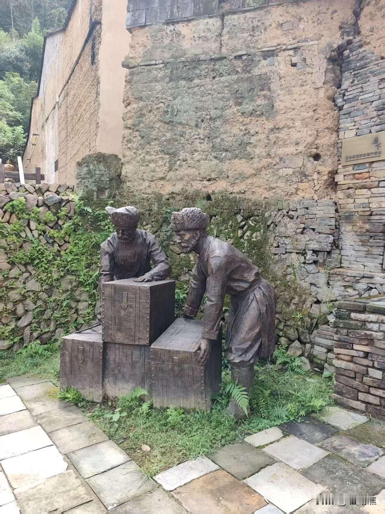 后来才懂，寒不择衣，贫不择妻，饥不择食，慌不择路。
累不择床，醉不择言，怒不择词