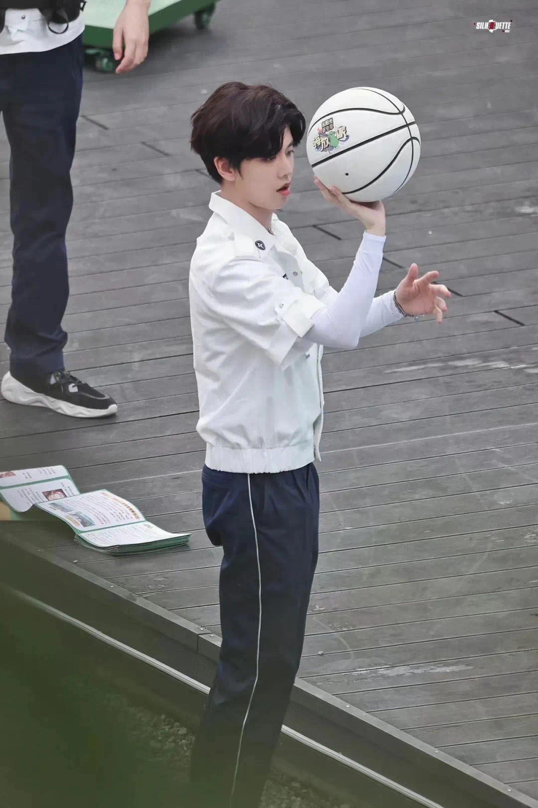 任嘉伦[超话]  7        ♡⃝ 💛 任嘉伦◡̈. 🔖  ᵕ₀₅.₂