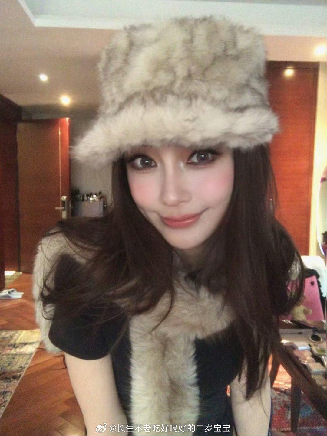 第一眼以为Angelababy早期仿妆状态好到发光，岁月在她身上是开了美颜滤镜吗