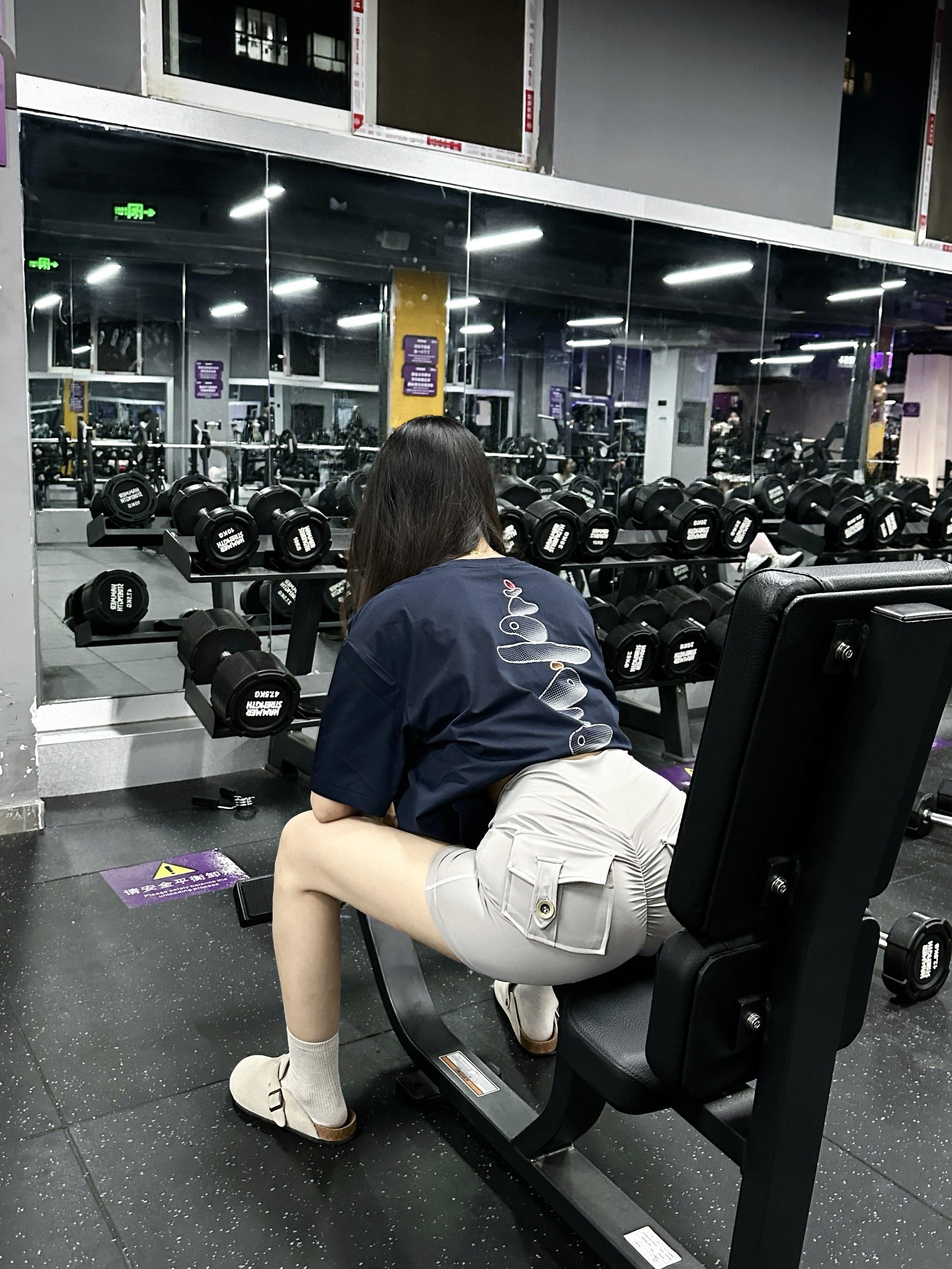 女孩 克服自己每一个想要依靠他人的瞬间。