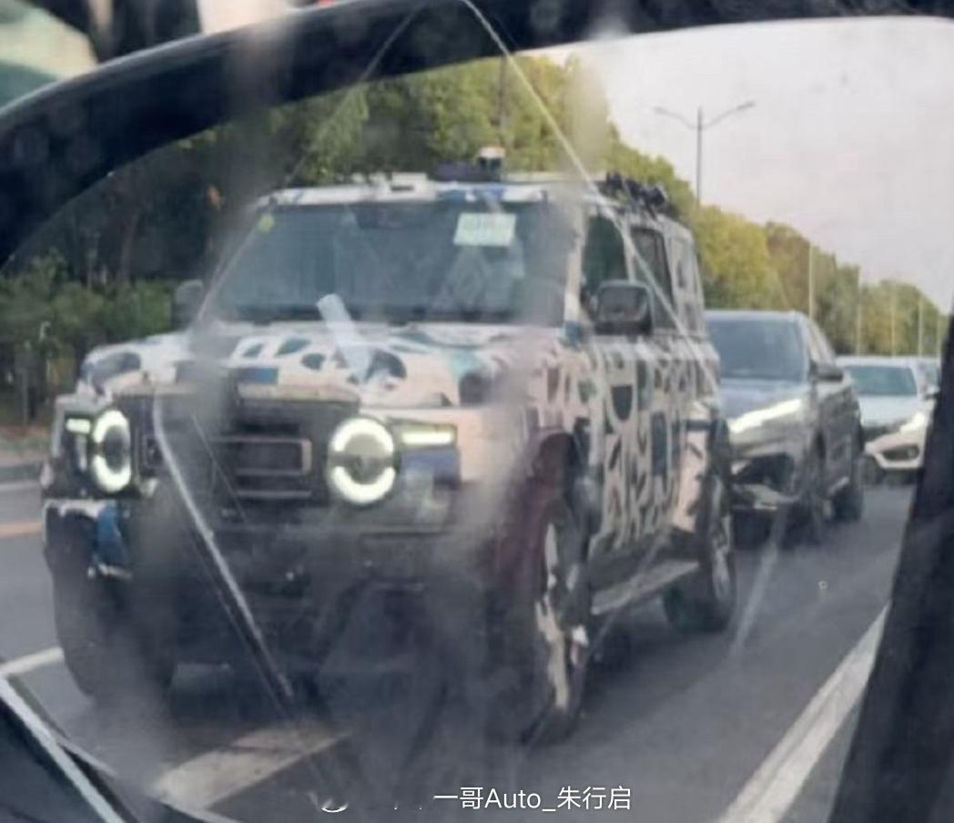 iCAR V25的低伪装谍照公布看起来像是通过V23为基础改的增程版本不过iCA