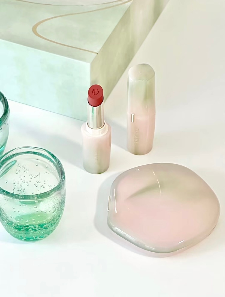 彩棠七夕限定礼盒好有新中式浪漫！淡雅的粉玉包装太有质感了～🍃☁️ ​​​