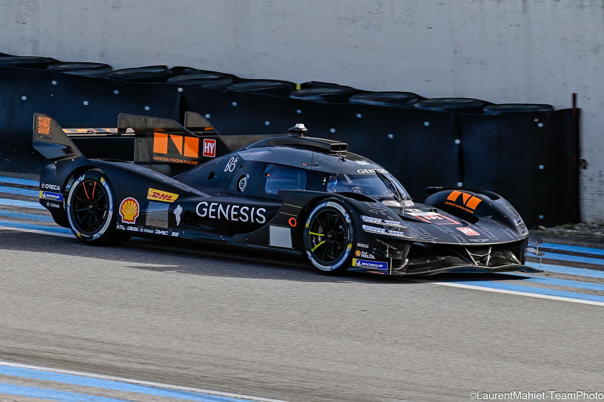 捷尼赛思GMR-001实拍更新，部分赞助商表示已经上车，那是不是真可以猜想之前测