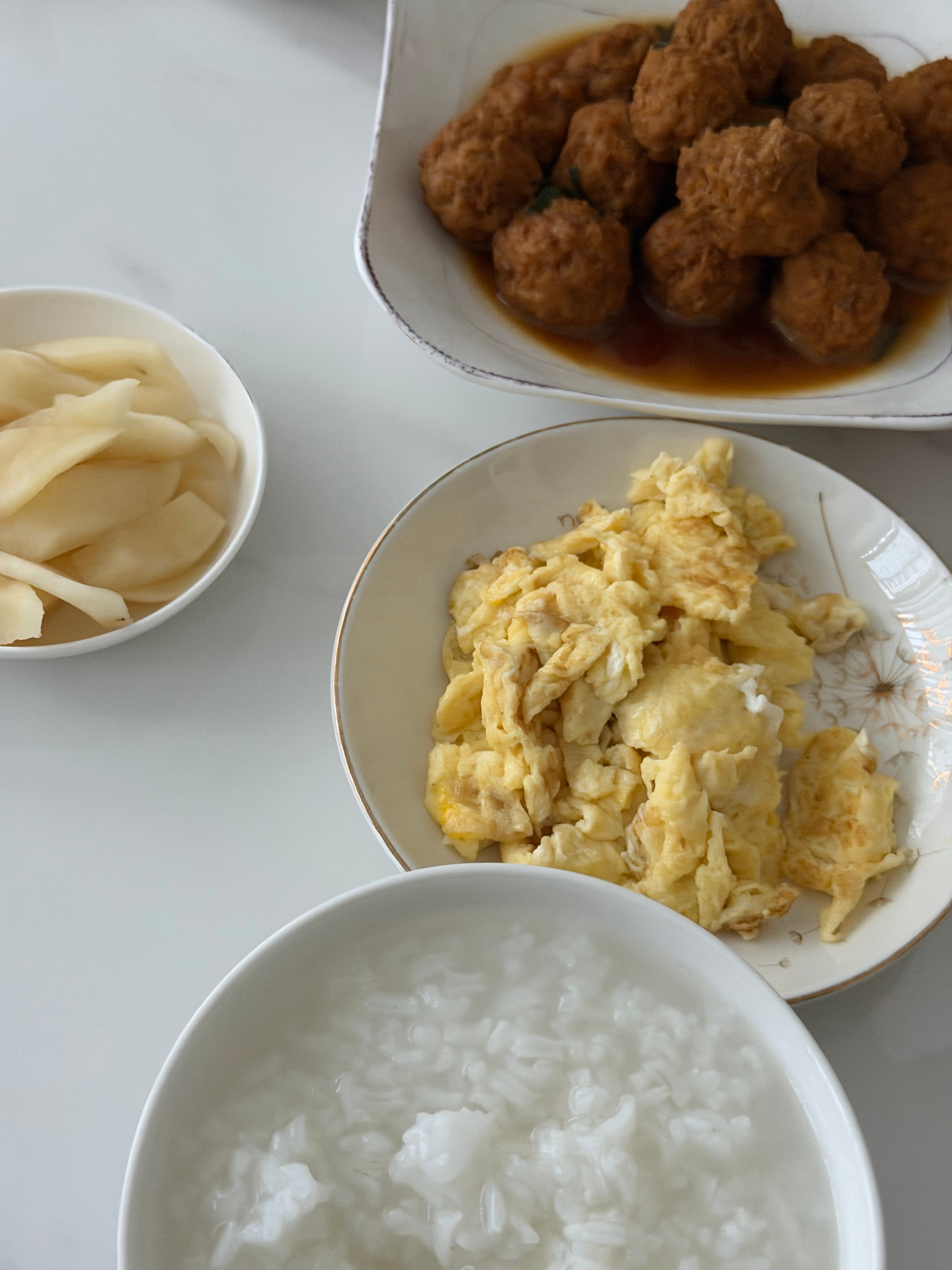 临海[超话]  早起吃饱饱～ ​​​