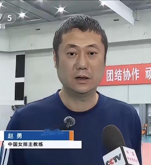 亚锦赛官网上中国女排亚锦赛名单还是之前的19人，大家期待已久的亚锦赛14人大名单