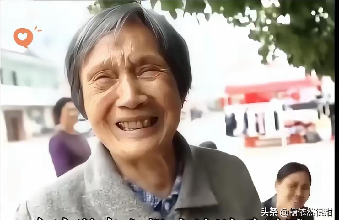 79岁的老太太，瞒着所有亲人，挨家挨户上门借钱，就为了把落榜的孙子送进毛坦厂中学