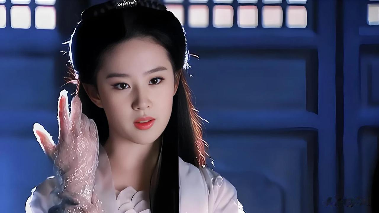 刘亦菲的“小龙女”与刘诗诗的“黄衫女子”！
一袭白衣是小龙女，一袭黄衫是她的后人