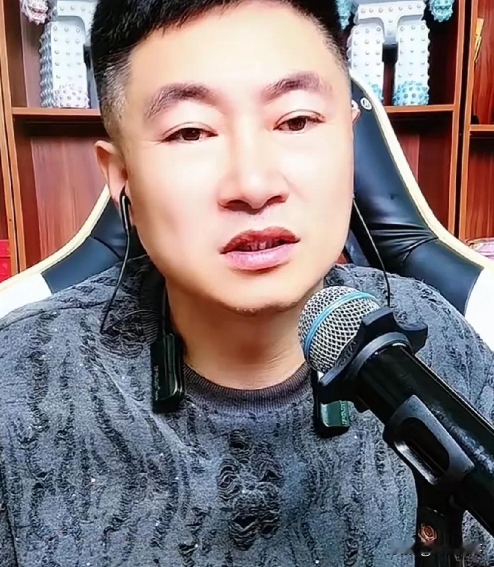 九天自述入狱前后经：扒溜G被认出，家人抹泪送别！

            九天