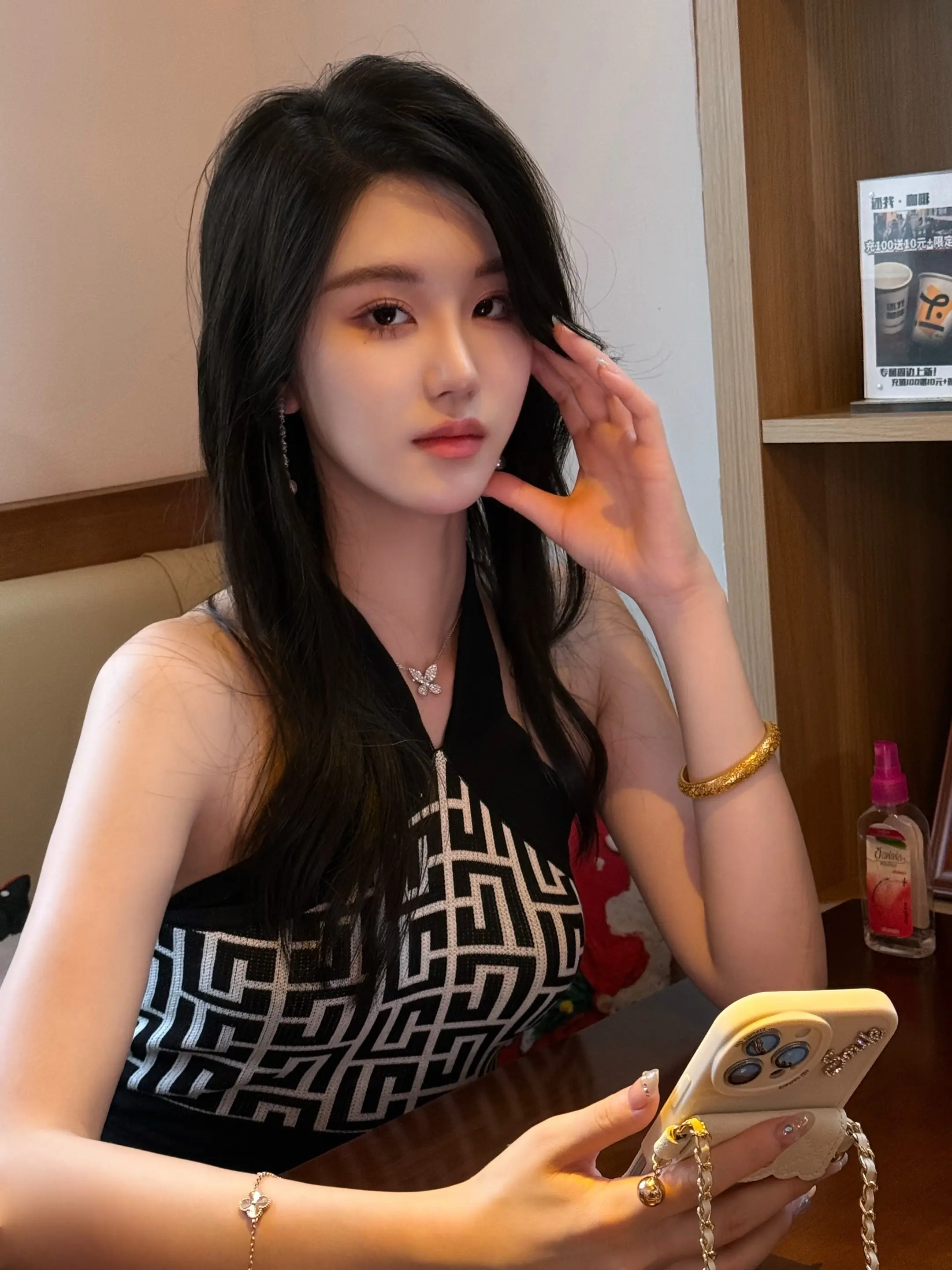 𝐘𝐞𝐞𝐞𝐞 ☕ 事来扛住是本事，事过翻篇是格局