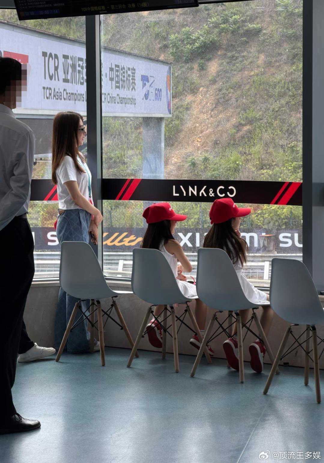 方媛携女去看郭富城赛车TCR亚洲冠军联赛·中国锦标赛今天（5月30日）在浙江宁波
