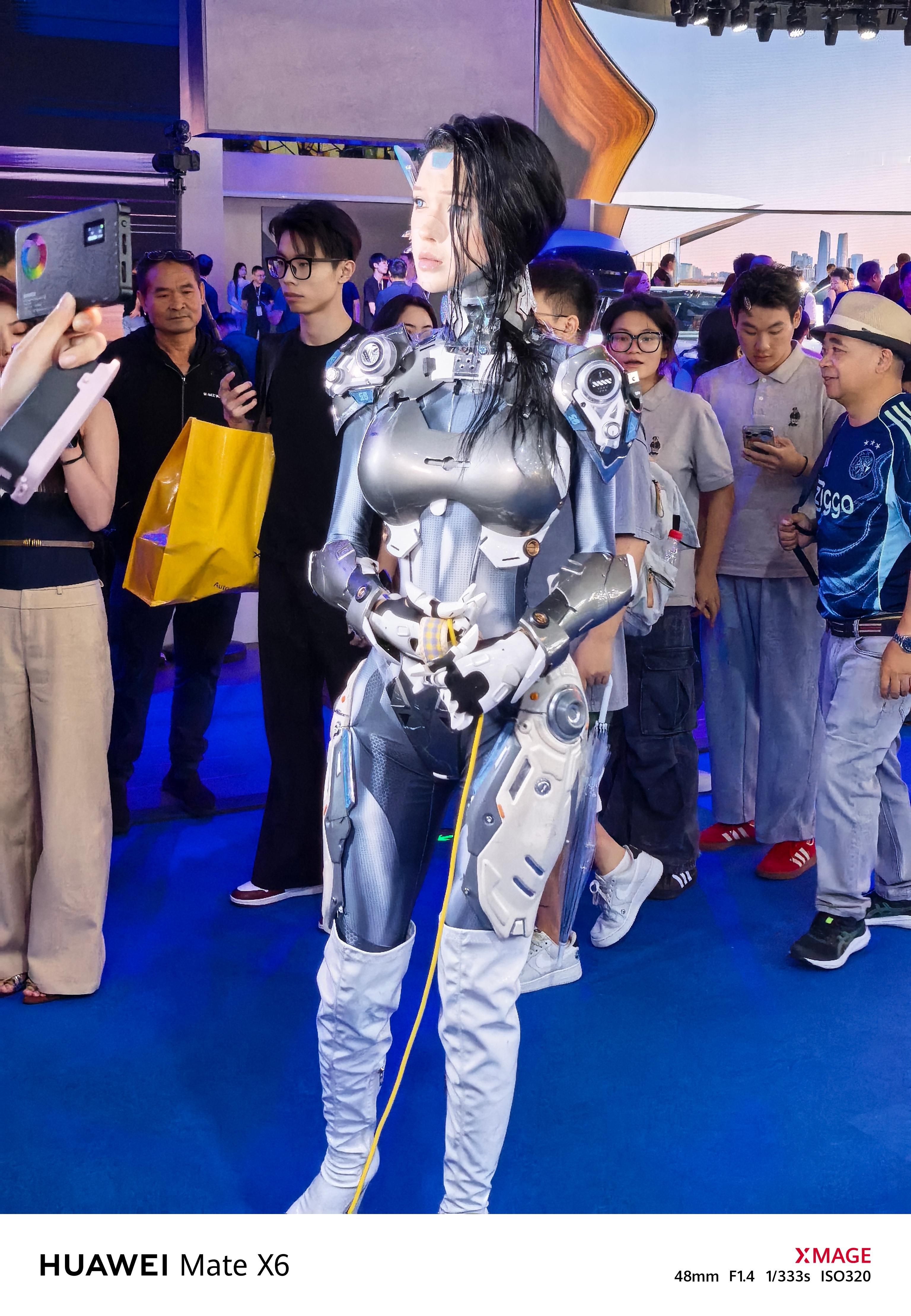 乍一看真像机器人[允悲]很赛博朋克！ ​​​