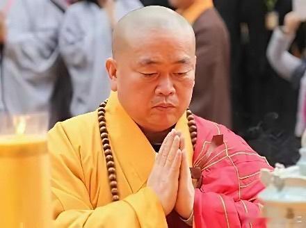 互联网出了新对联：上联：钱许家印，下联：坑徐湖平。横批：失永信。有点意思 