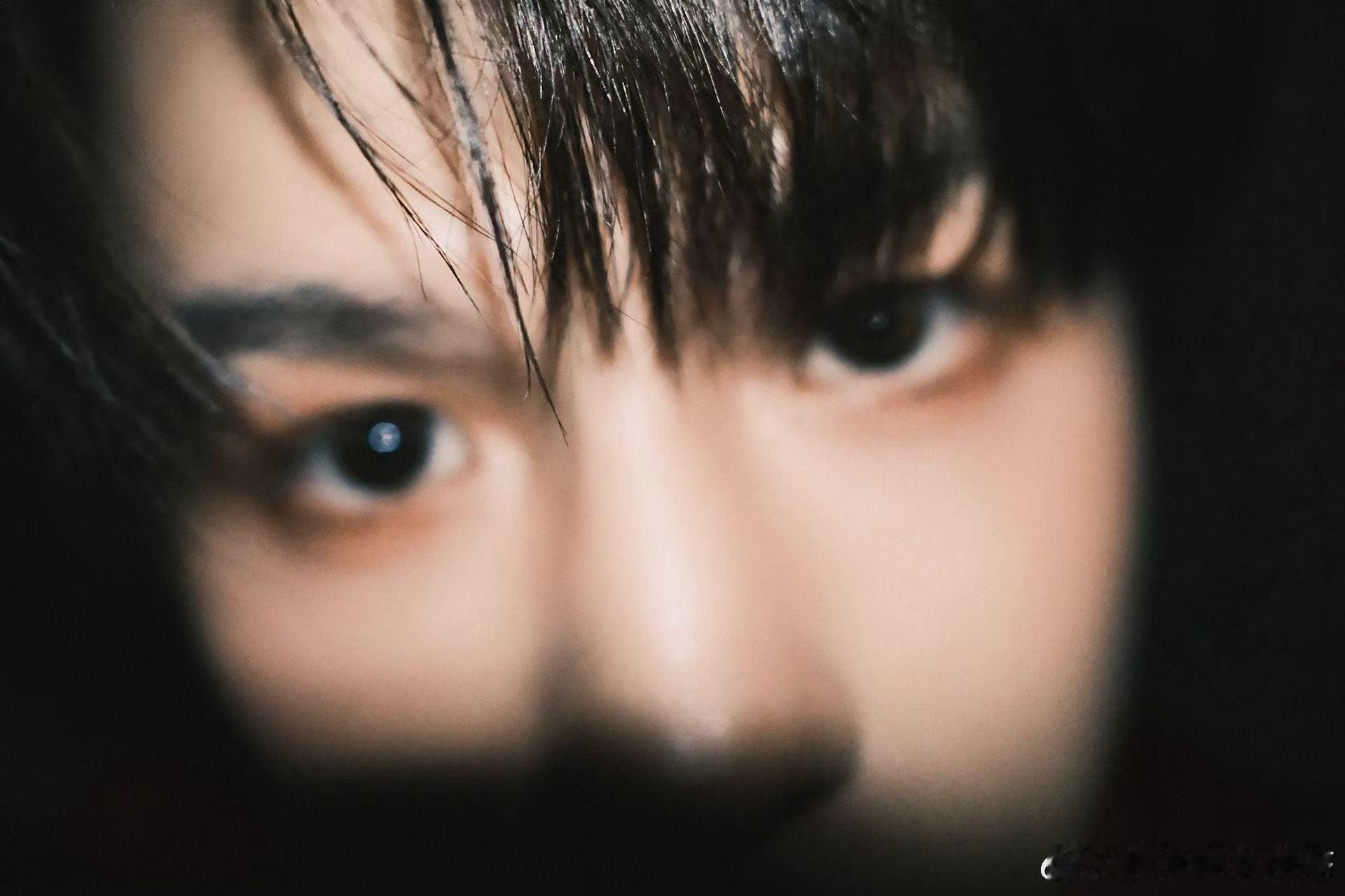 何浩楠上海录制天才厨人 别人上综艺摆烂，何浩楠上综艺搞事业，上海录天才厨人都能看