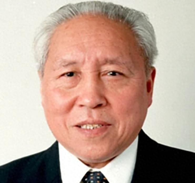 四川省委原书记以“草鞋书记”著称，深受百姓爱戴，享年九十二岁值得我们铭记！
19