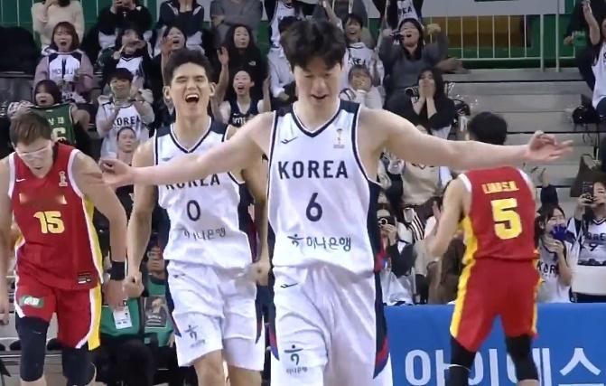 中国男篮vs韩国男篮  差距忒大了也！半场韩国男篮52-29中国男篮三分球对比：