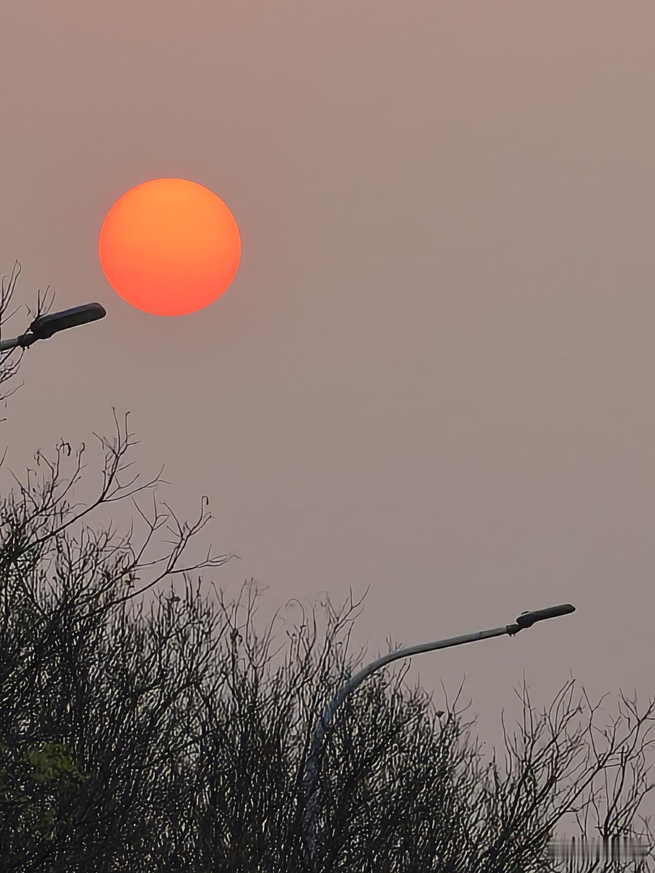 分享一张相册里随手拍的天空随手拍的天空