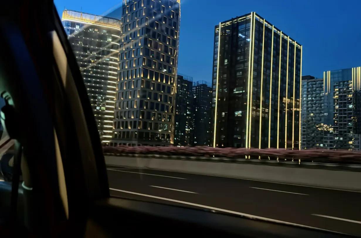 中国历史人物那就太多了，华夏儿女天之骄子，文韬武略盖世无双。
太长久说不来，比如