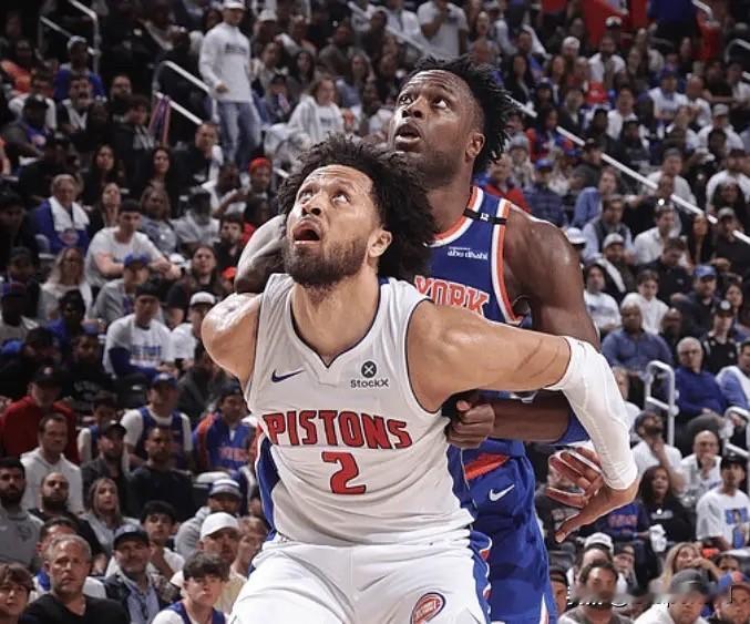 NBA官方今日更新社媒，公布了本赛季最佳阵容三阵名单。

具体为：凯德-坎宁安、