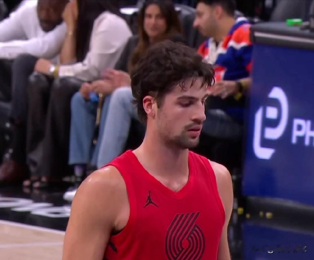 刚刚才发现！！！开拓者最近13场比赛10胜3负！！！！
客场117-100赢国王