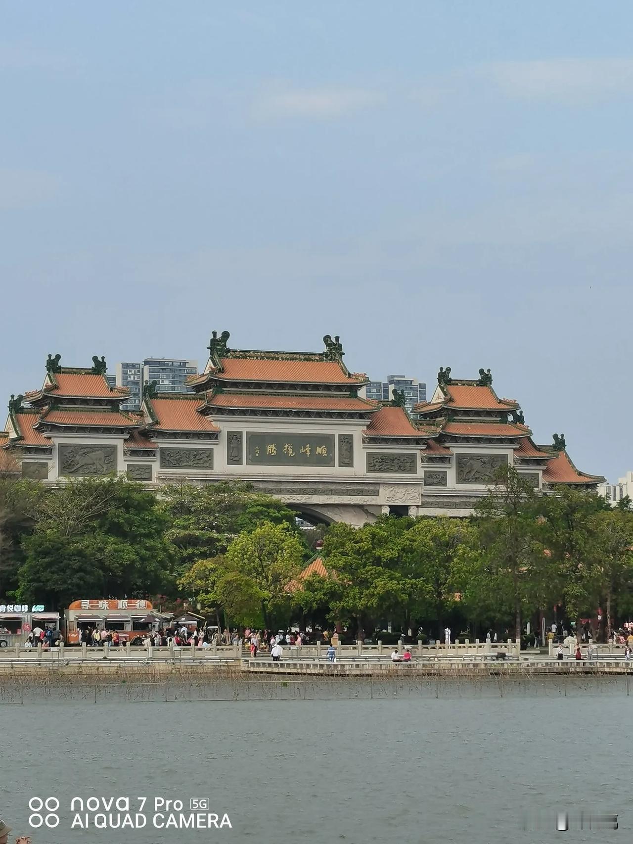 我们的梦，按时间可分三种:

1、醒来就忘的梦！知道做梦了，但梦里梦到过什么，概