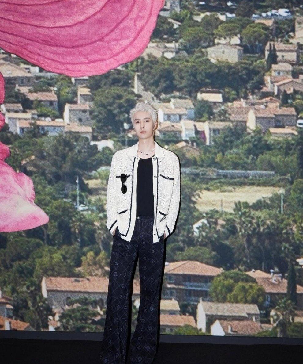 王一博王一博人鱼有序推进上映王一博14项影视奖项王一博 

愿你做自己的太阳，脚