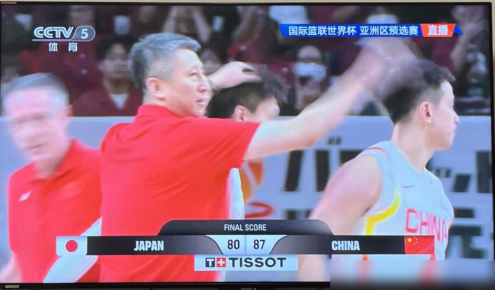 郭士强中场休息究竟对中国男篮说了什么？下半场日本队直接被打出16分高潮，从领先1