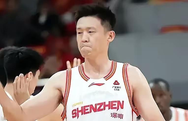 周队，下赛季再见！
老将周鹏，虽说已经只能打打替补了，但是关键时刻的作用，仍然十