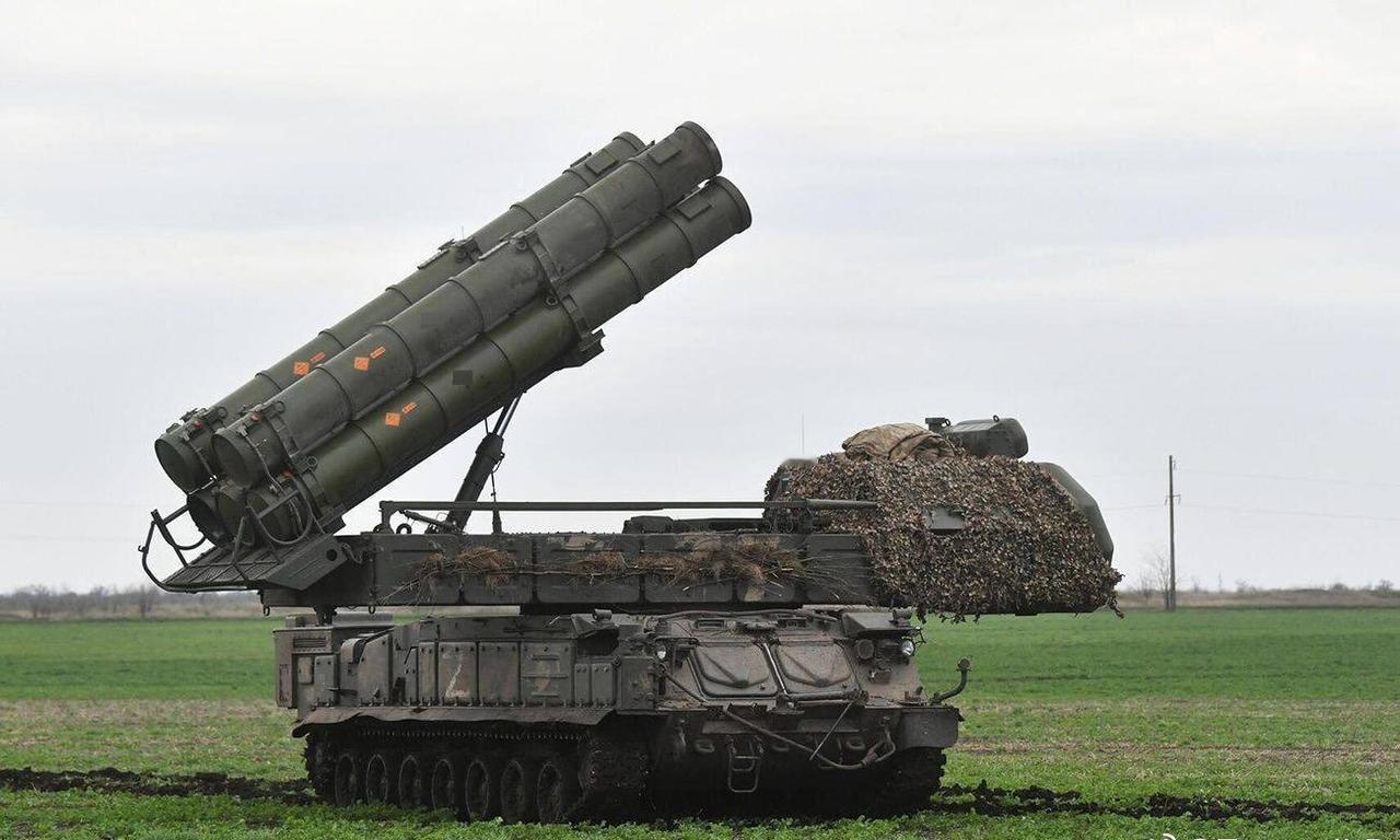 乌军称，昨天打掉一台buk-m3和一台黄蜂Osa防空。