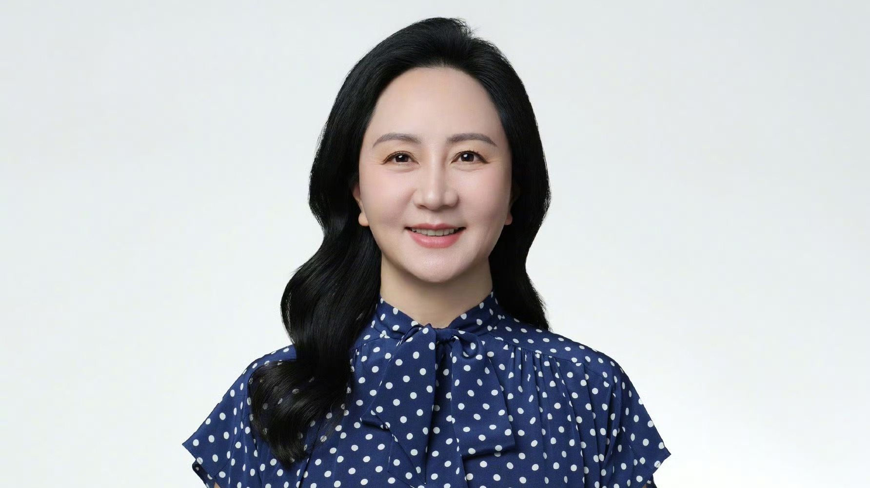 孟晚舟新年致辞谈华为2026战略永远会为赶路的人感动到！鸿 蒙 生 态 从“一行