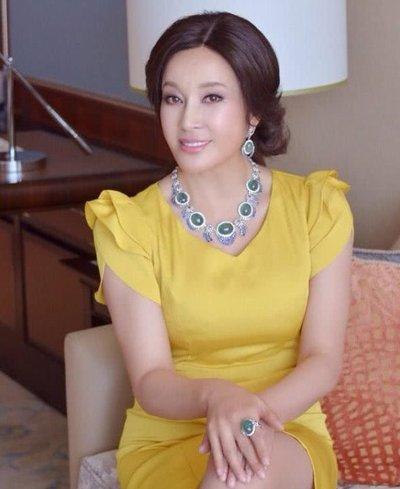 刘晓庆再度澄清万岁山风波，坦言对王婆毫无意见，只因行程太满体力扛不住！
 
前段