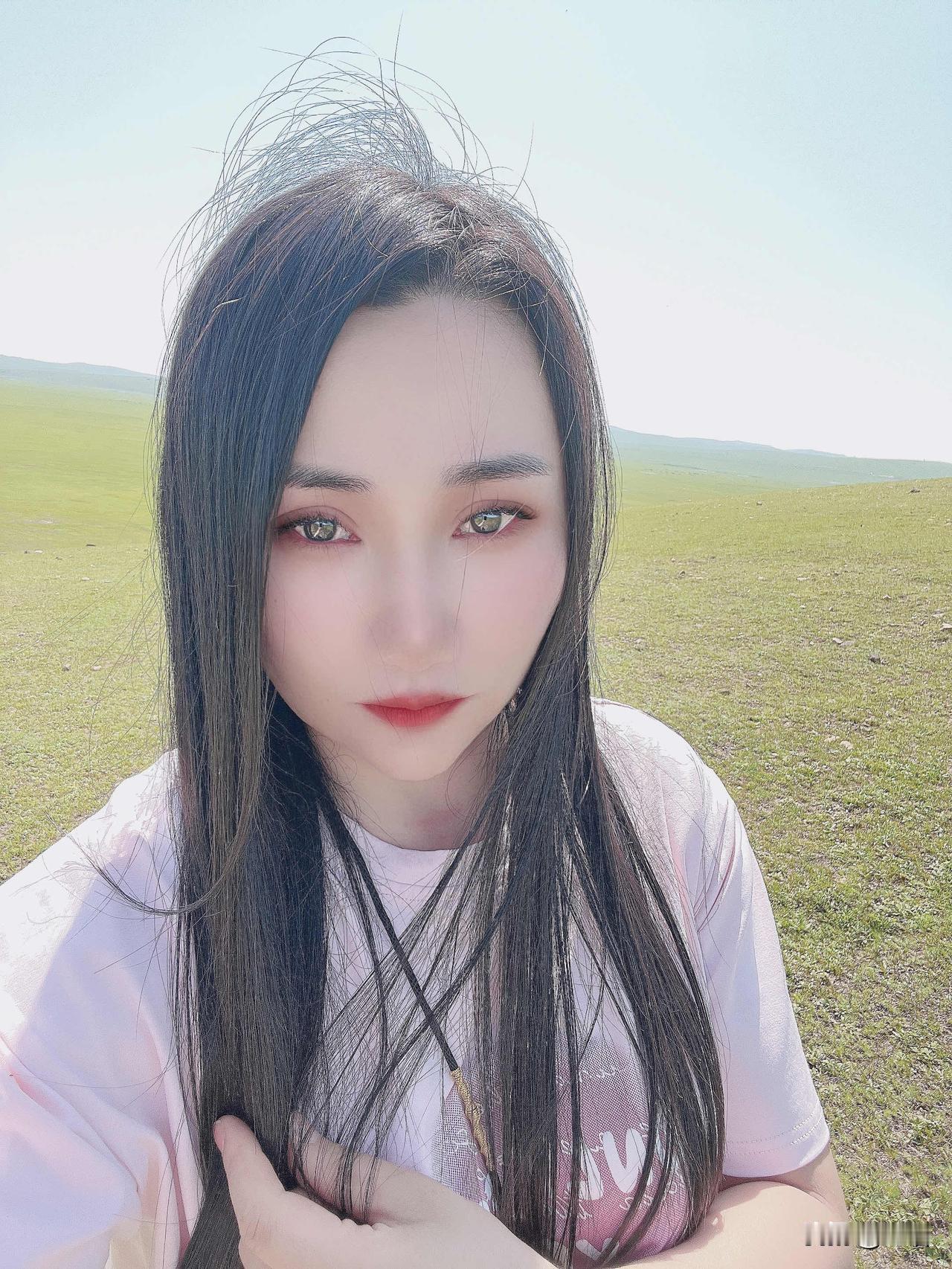 我真的很幸运，我离异的第二天发微信给他说，我离婚了。他问我在哪，我发了位置，告诉