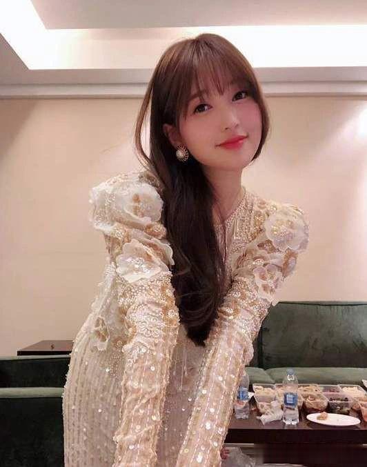 金莎是不是也体会到姐弟恋爱的快乐了？

金莎正式回应和23岁小男生恋爱争议了，她
