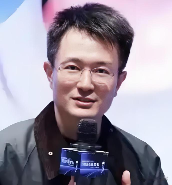 陈彬，他作为集团技术委员会主席管着快手上万名研发，接着又被小红书高薪挥之麾下任技