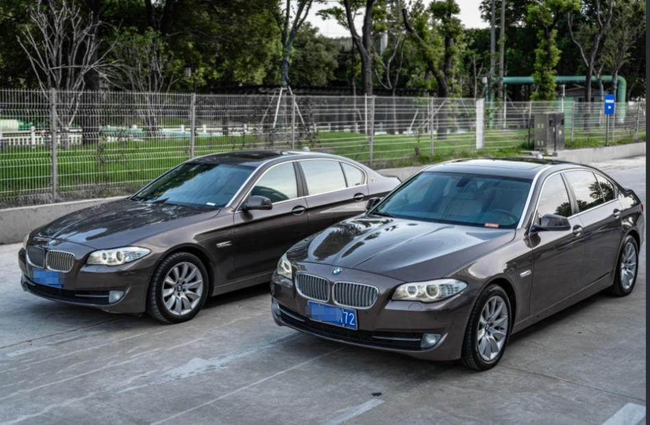 你有没有发现，开BBA的和开三大妈的，聊起电车来简直像两个世界的人？
我身边就好