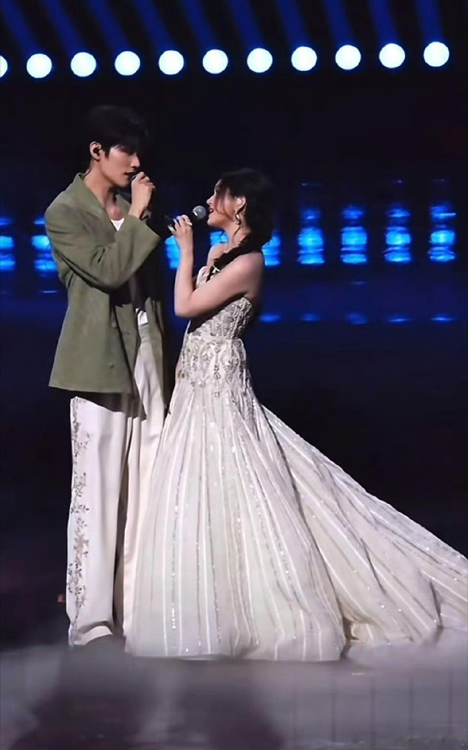 也是磕上陈妍希周柯宇的cp了谁能拒绝妙不柯妍的顶级售后，后台递糖时的指尖轻触，相