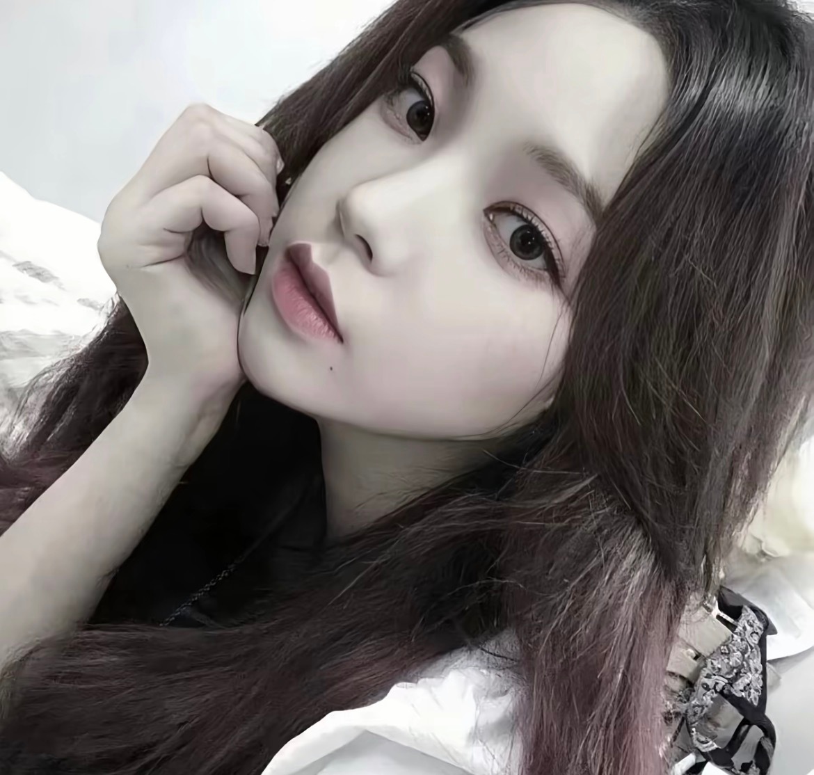 Kpop karina 柳智敏 头像｜壁纸 分享黑白｜帝王蛇 ｜女头 