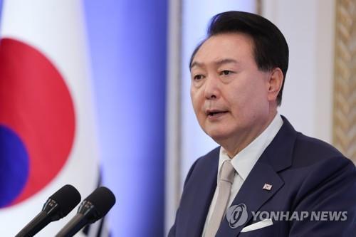 【韩国政府公布“光复节”特赦名单 2176人获特赦】当地时间14日，韩国总统尹锡