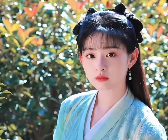好乖好美get到赵晴的美了 赵晴的墨彩环就像一阵清风，灵动又不失纯真，看她和韩立