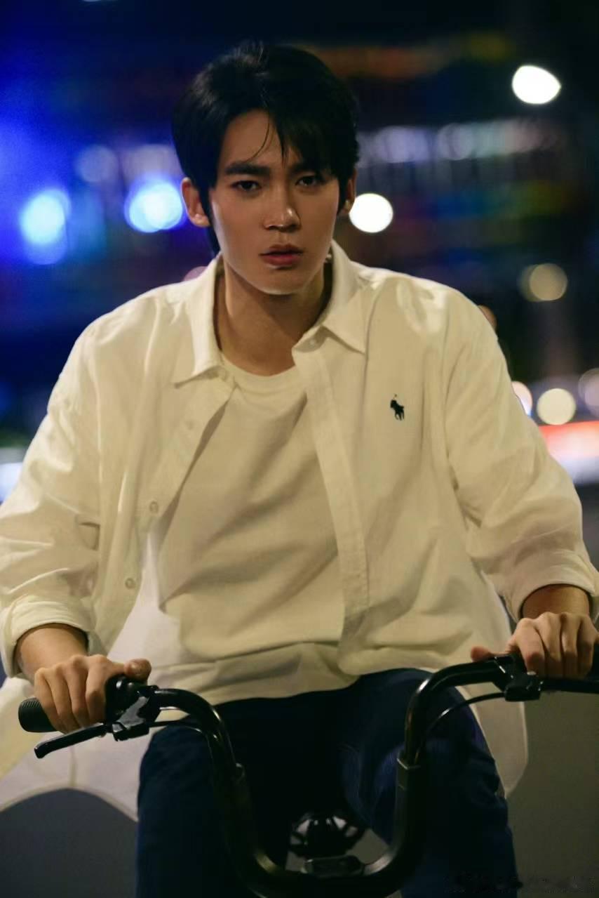 于适跟新浪娱乐开了个玩笑  于适只有一点点想放假  今年的《欢迎来到我身边》《我