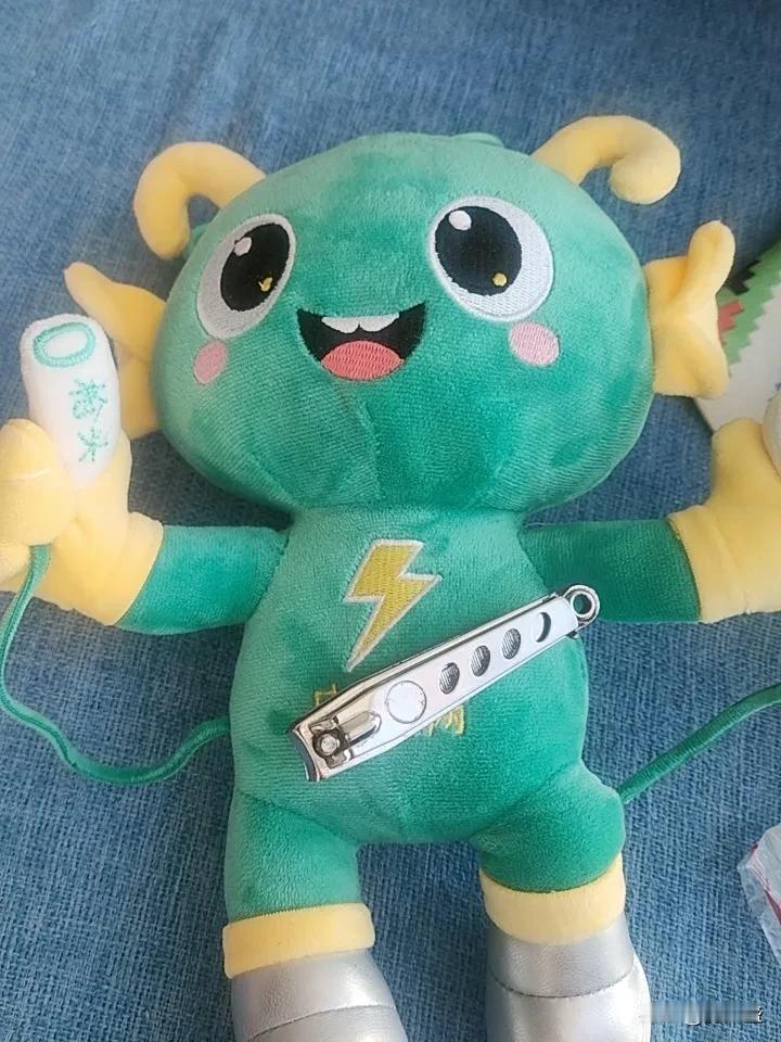 房子再大，睡不过三尺；金钱再多，带不走分文；地位再高，退下来亦是凡人。那些外在的