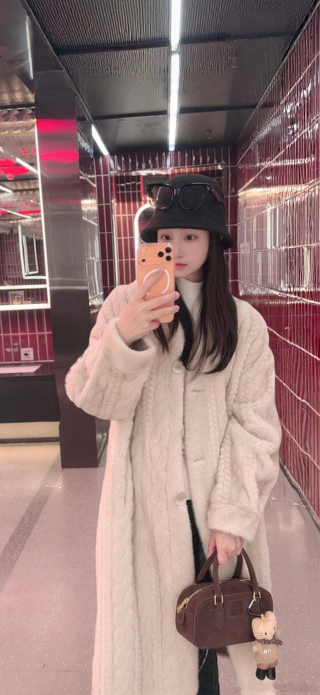 除了变好和赚钱 就是享受独处 与自己无关的事不想问 不想说 不想知道 武汉·徐东