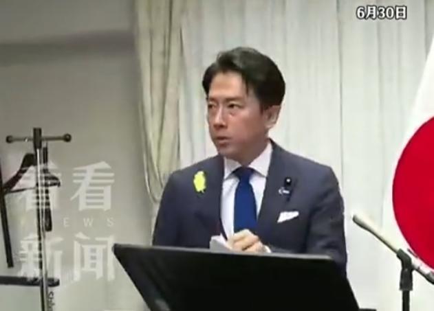 近日，小泉进次郎公开表态，称中方对日本两项物资禁运的措施“极其遗憾”，并放话“要