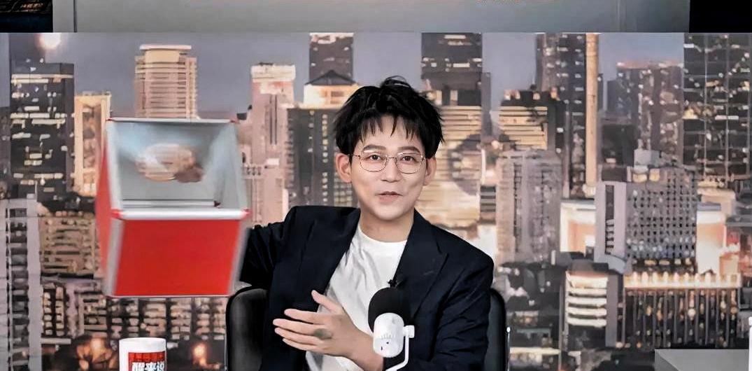 苏醒这回是真把我爽到了！他撕演员表底裤那段，简直就是我的互联网嘴替。但爽完我又慌